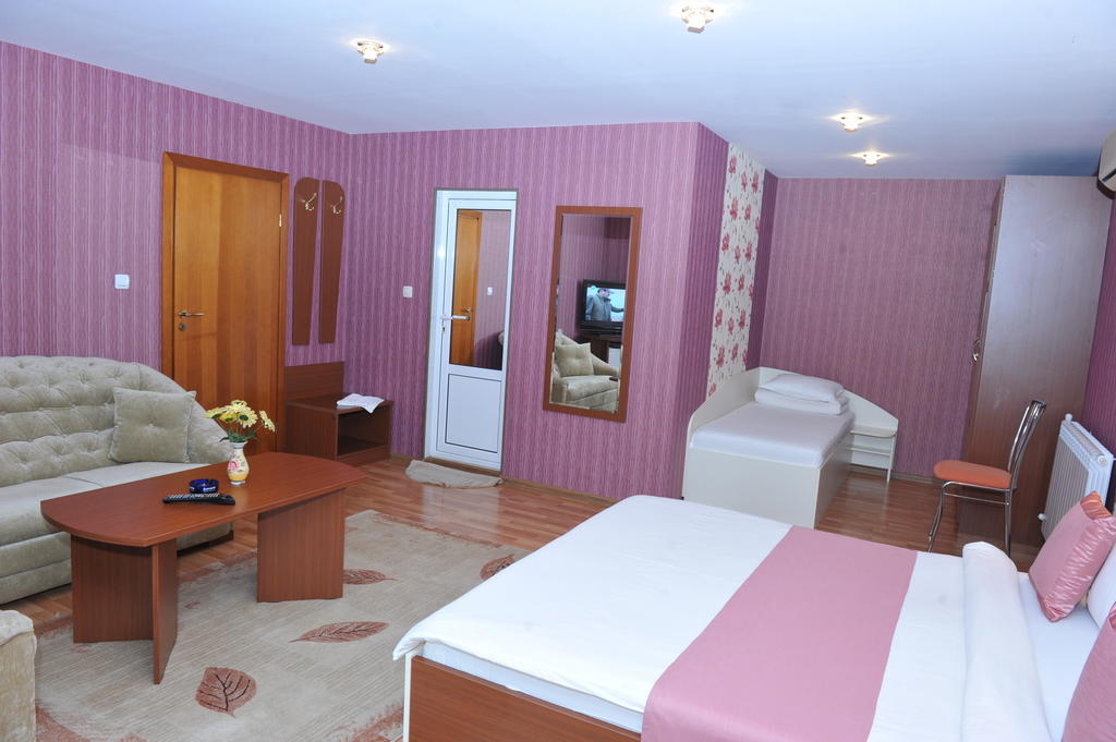 Eros Motel Szandanszki Szoba fotó